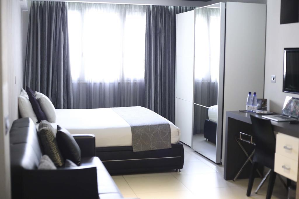 Apartahotel Pebbles Boutique 3*